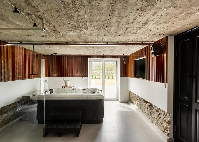 House For 20 People With A Private Spa And Bar Koma House Sidzina photo